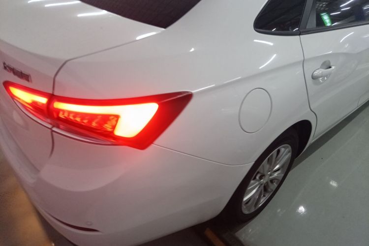 别克 英朗 2019款 15T 双离合互联精英型 国VI车身外观9