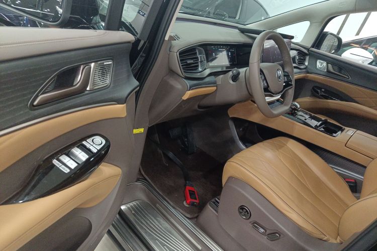 腾势D9 2024款 DM-i 980 四驱尊荣型中控内饰20