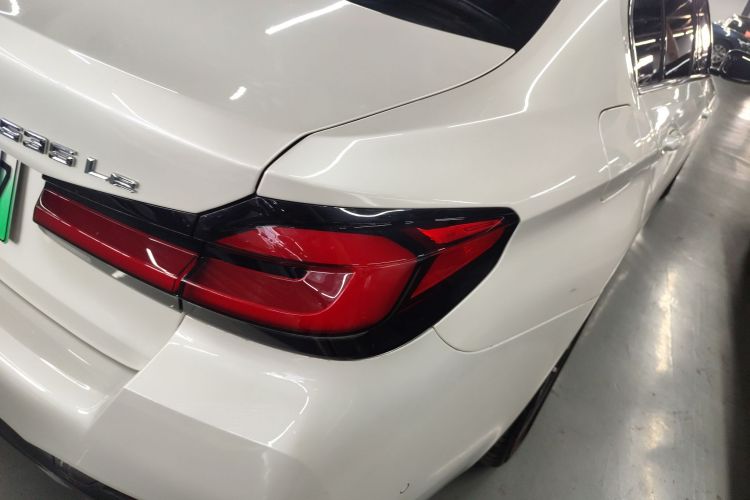 宝马5系新能源 2022款 改款二 535Le 先锋版M运动套装车身外观9