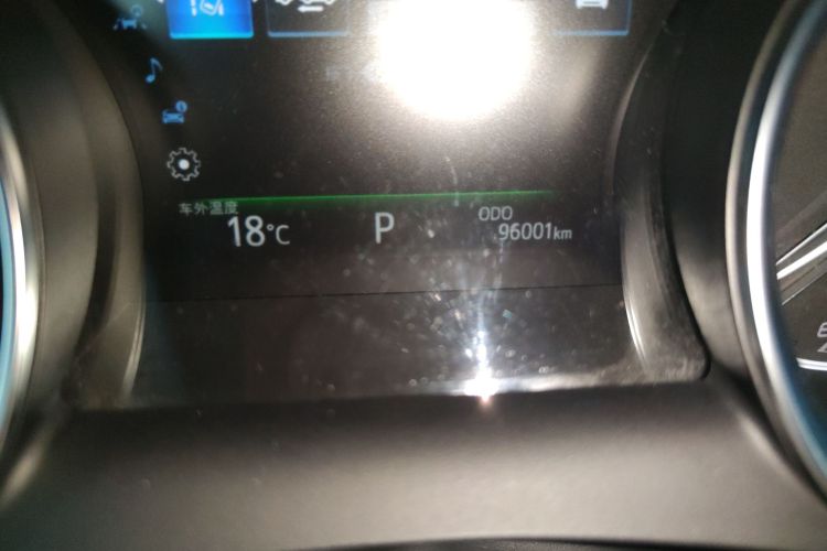 丰田 凯美瑞 2018款 2.5G 豪华版中控内饰15