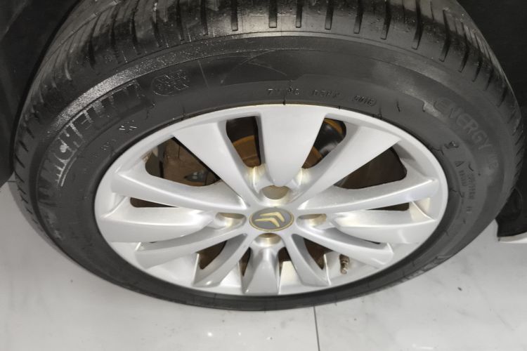 雪铁龙 世嘉 2013款 三厢 1.6L 自动品享型车身外观6008