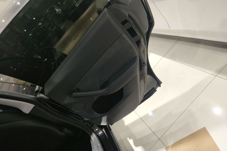 特斯拉 Model Y 2022款 改款 后轮驱动版中控内饰45