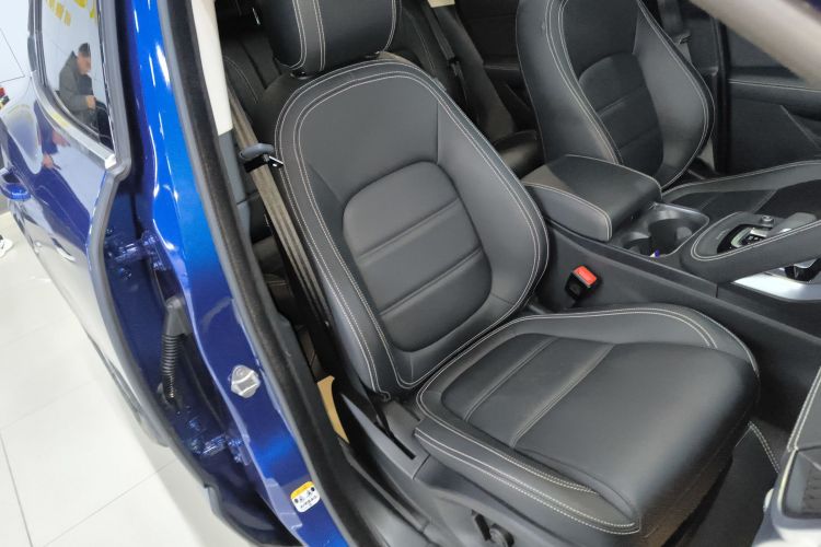 捷豹E-PACE 2024款 青春运动版 R-DYNAMIC局部细节41