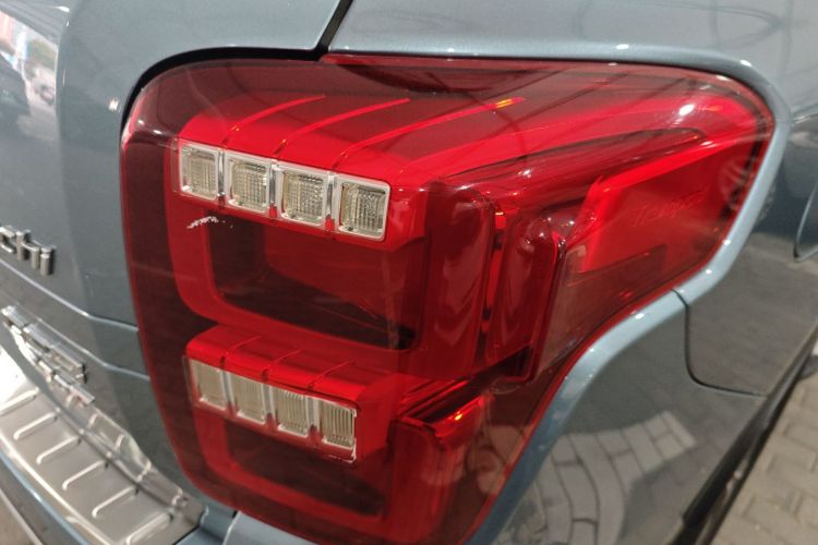 广汽传祺 传祺GS8 2019款 390T 两驱豪华智联版（七座）车身外观9