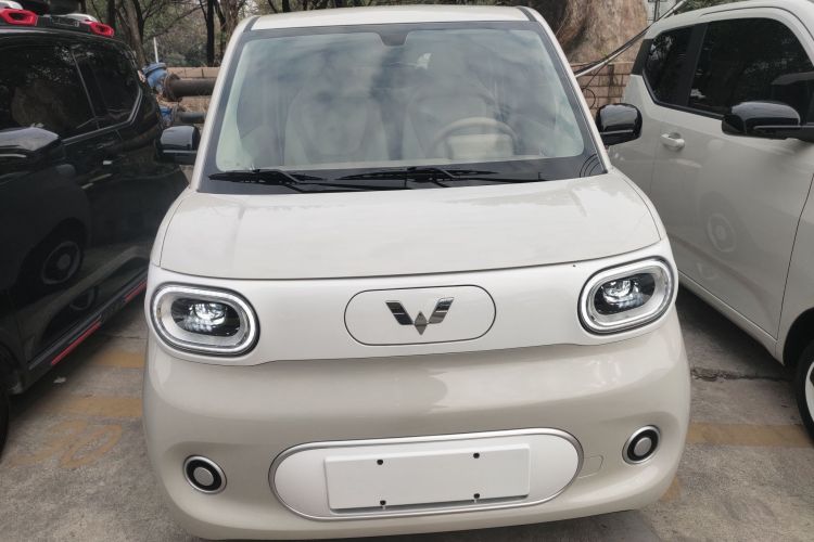 五菱汽车 宏光MINIEV 2024款 第三代 215km 青春版车身外观2