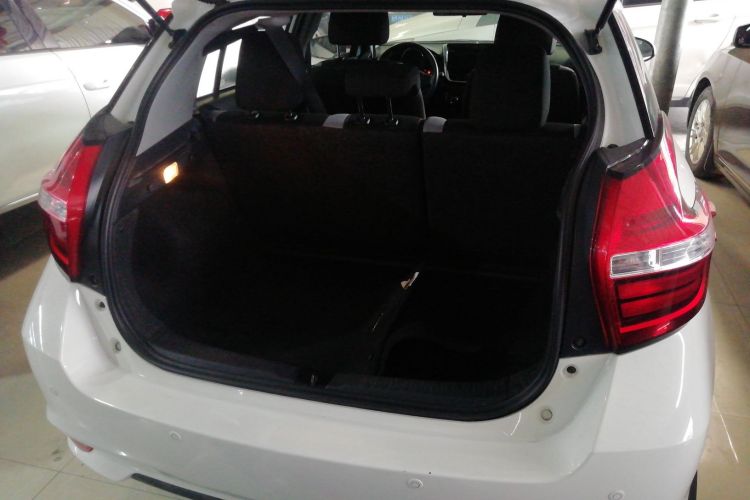 丰田 YARiS L 致炫 2020款 1.5L CVT领先版机舱底盘23