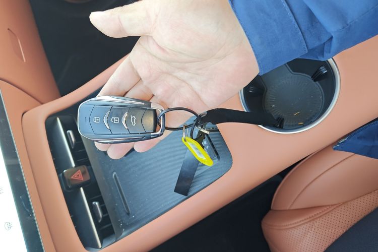 蓝电E5 PLUS 2026款 165km 长续航先享版Ultra 7座中控内饰11