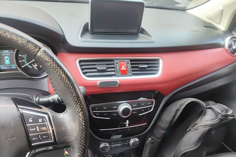 哈弗H1 2015款 1.5L 手动豪华型中控内饰16