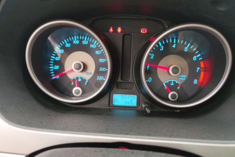 别克 凯越 2013款 1.5L 自动经典型中控内饰14