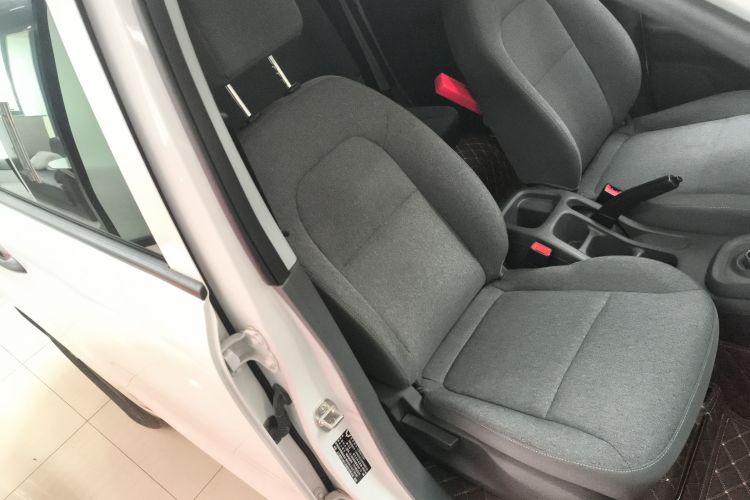 五菱汽车 五菱宏光新能源 2024款 纯电版 300KM 标准型局部细节41