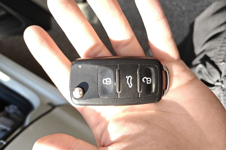 大众 朗逸 2017款 1.6L 自动风尚版中控内饰11