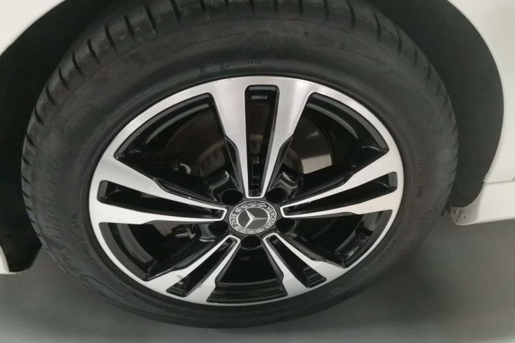 奔驰C级 2019款 C 260 运动版车身外观6008