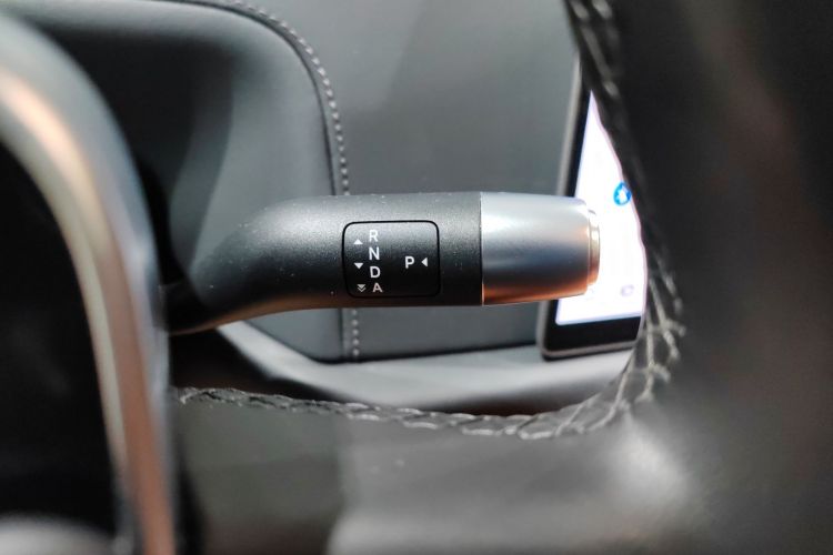 理想汽车 理想L9 2023款 Pro中控内饰18