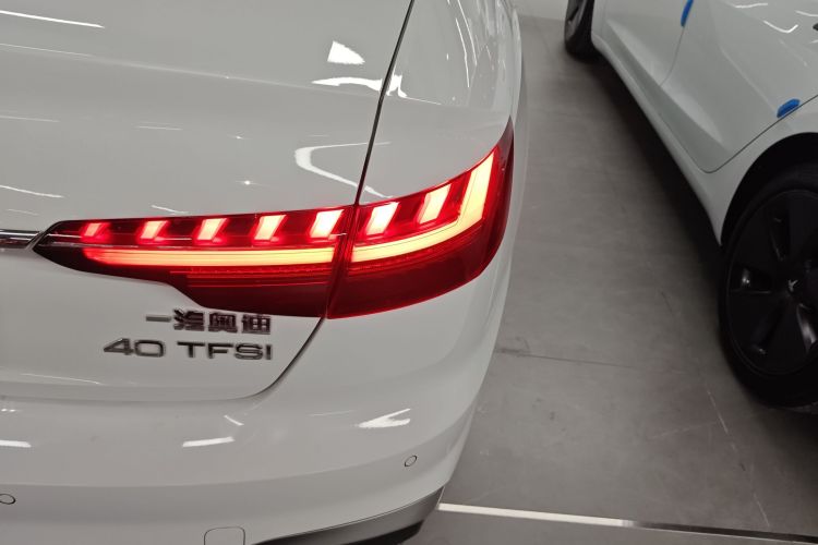 奥迪A4L 2023款 40 TFSI 时尚动感型车身外观9
