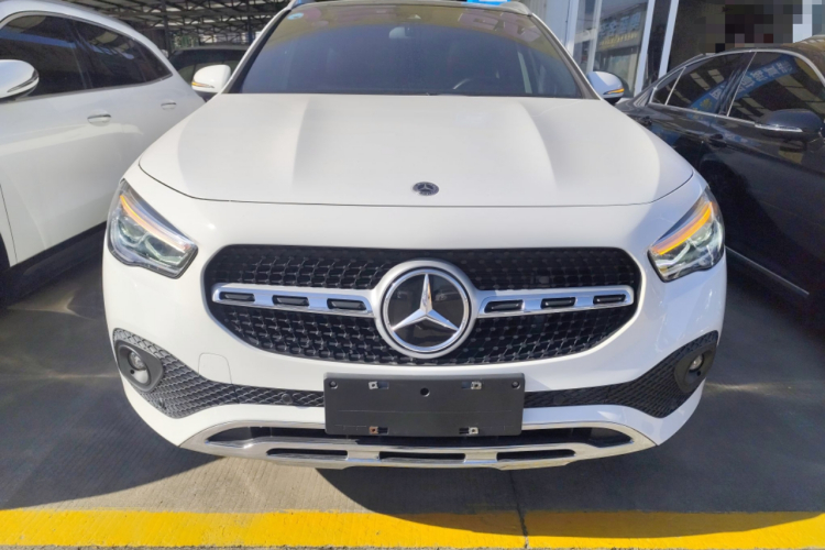 奔驰GLA 2022款 改款 GLA 200车身外观2