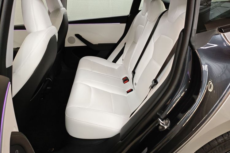 特斯拉 Model 3 2023款 后轮驱动版中控内饰21