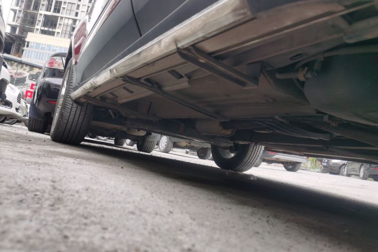 福特 翼搏 2017款 1.5L 手动尊贵型机舱底盘30