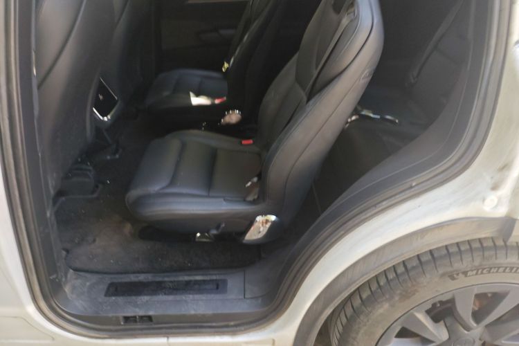 特斯拉 Model X 2023款 双电机全轮驱动版车身外观4