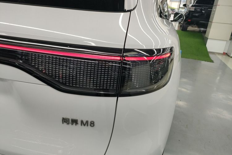 鸿蒙智行 问界M8 2025款 增程 Ultra版 53.4kWh 5座版车身外观6006