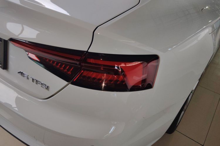 奥迪A5 2019款 Sportback 45 TFSI 时尚型车身外观6006