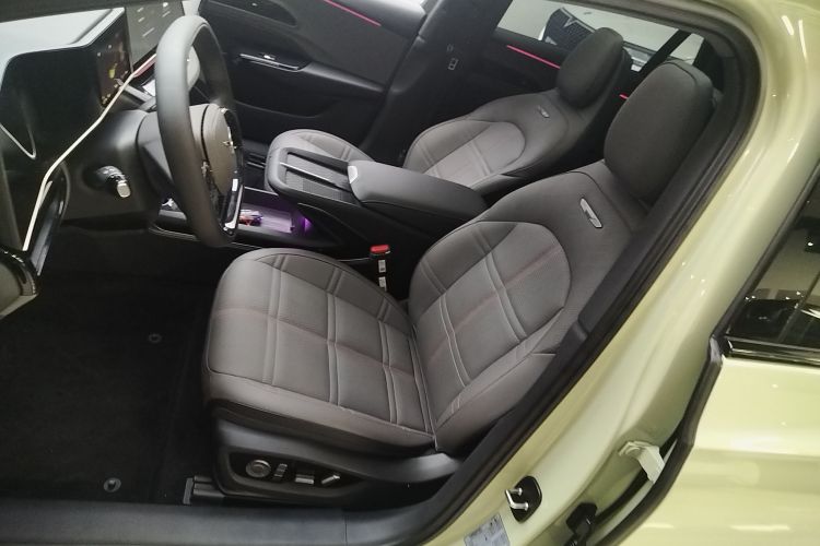 红旗EH7 2024款 690 Pro荣耀版中控内饰19