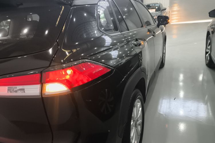 丰田 锋兰达 2023款 2.0L CVT精英版车身外观9