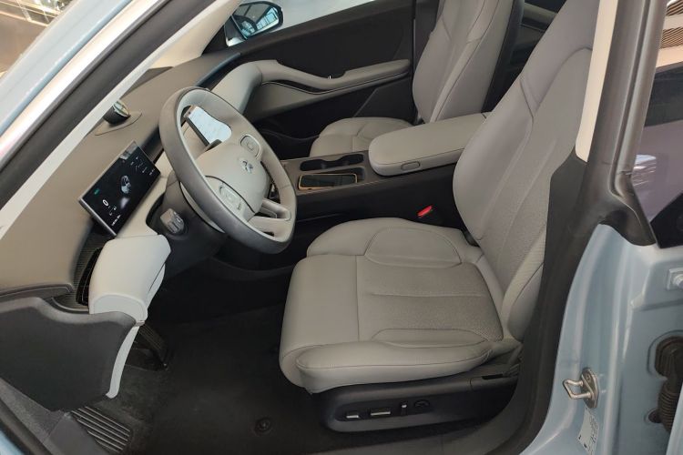 蔚来ET5 2024款 75kWh中控内饰19