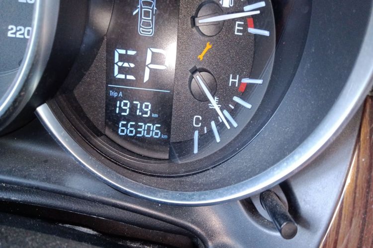 众泰SR9 2017款 2.0T 自动极致之心版中控内饰15