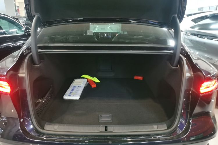 岚图汽车 岚图追光 2024款 PHEV 四驱超长续航旗舰版机舱底盘23