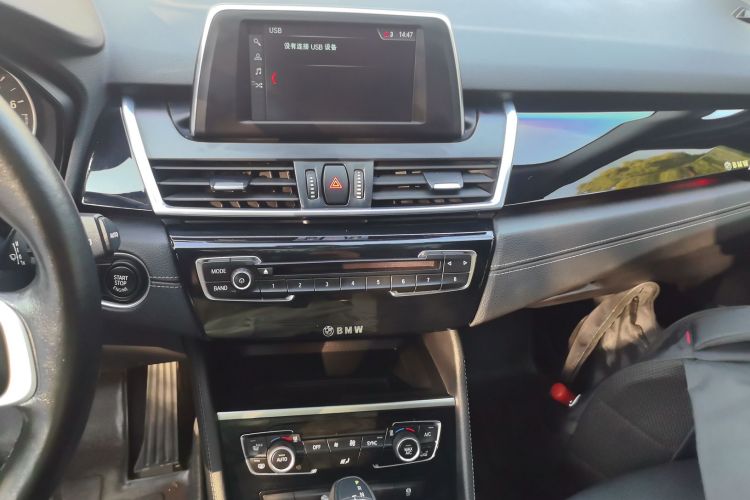 宝马2系旅行车(进口) 2015款 218i 运动设计套装中控内饰16