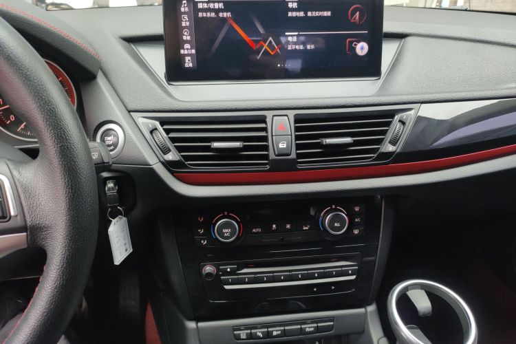 宝马X1 2014款 sDrive18i 运动设计套装中控内饰16