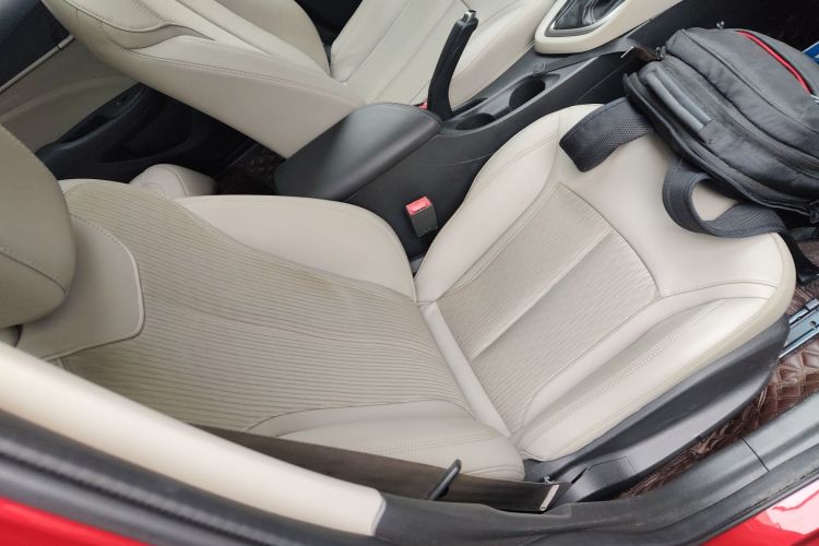 别克 英朗 2016款 15N 自动精英型局部细节41