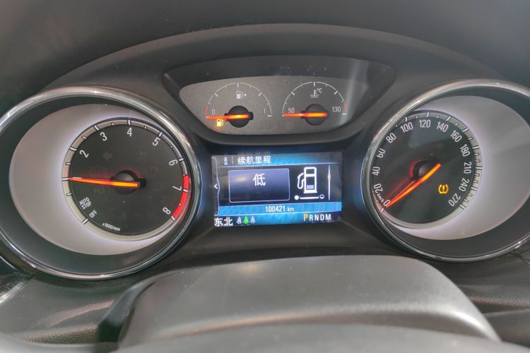 别克 君威 2017款 20T 豪华型中控内饰14