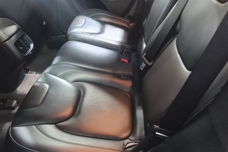 Jeep 自由光 2016款 2.4L 专业智能版中控内饰21