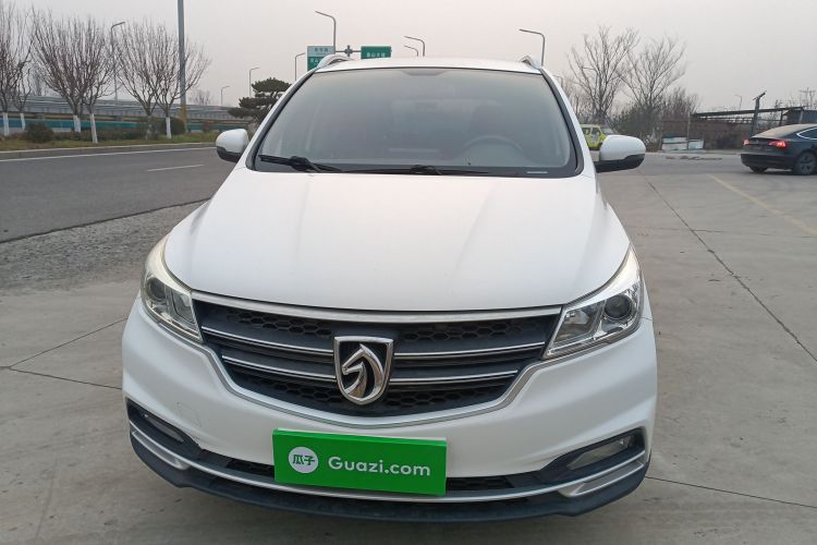 宝骏730 2019款 1.5T CVT时尚型 7座 国VI车身外观2