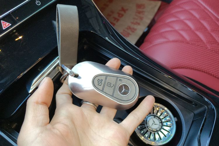 奔驰C级 2024款 改款 C 260 L 运动版中控内饰7001