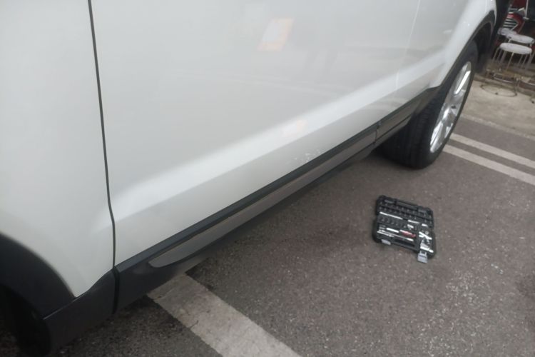 路虎 揽胜极光 2018款 240PS SE 智耀版局部细节9002