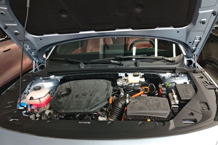 吉利银河 银河L6 2025款 EM-i 140km 星舰版机舱底盘24