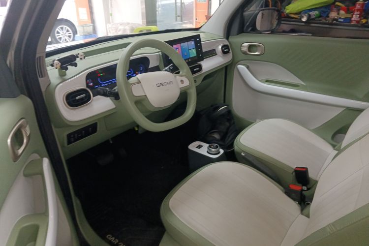 吉利银河 2025款 210km 熊猫骑士中控内饰19