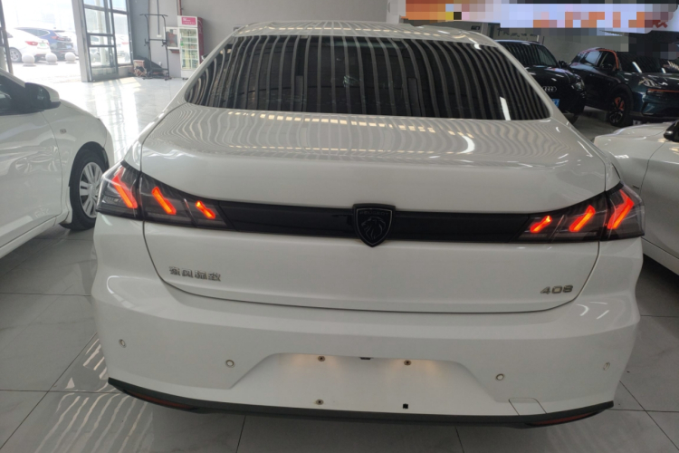 标致408 2022款 1.6T 追光版车身外观6