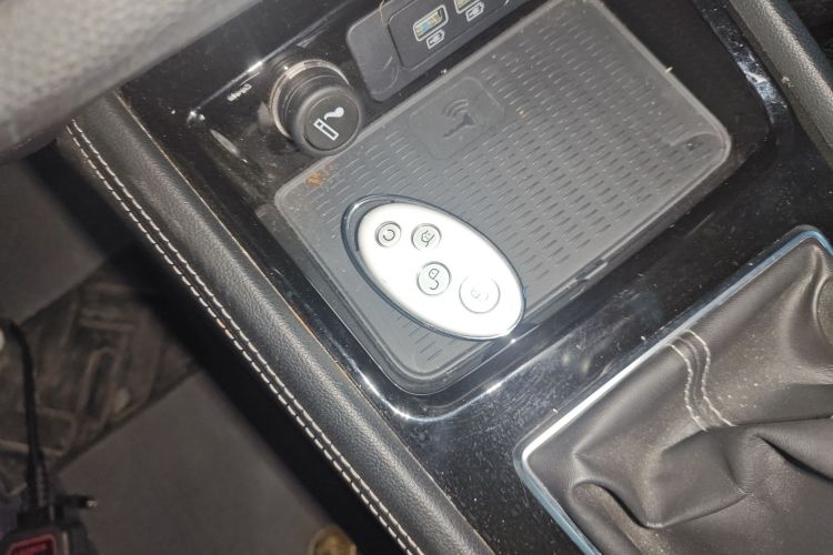 比亚迪 宋 2021款 经典版 1.5T 手动豪华型中控内饰7001