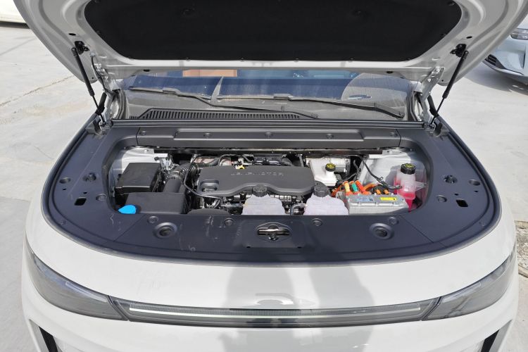 零跑汽车 零跑C10 2024款 210激光雷达版机舱底盘24