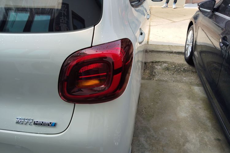 五菱汽车 宏光MINIEV 2025款 四门版 进阶款车身外观6006