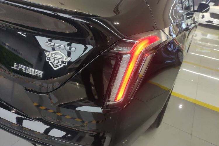 凯迪拉克CT4 2021款 28T 尊贵型车身外观9