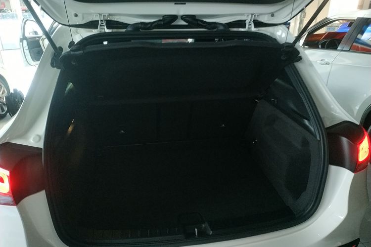 奔驰GLA 2023款 改款 GLA 200局部细节23