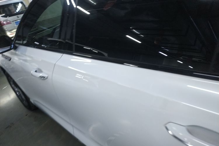 红旗HS3 2023款 2.0T 四驱有为版车身外观4