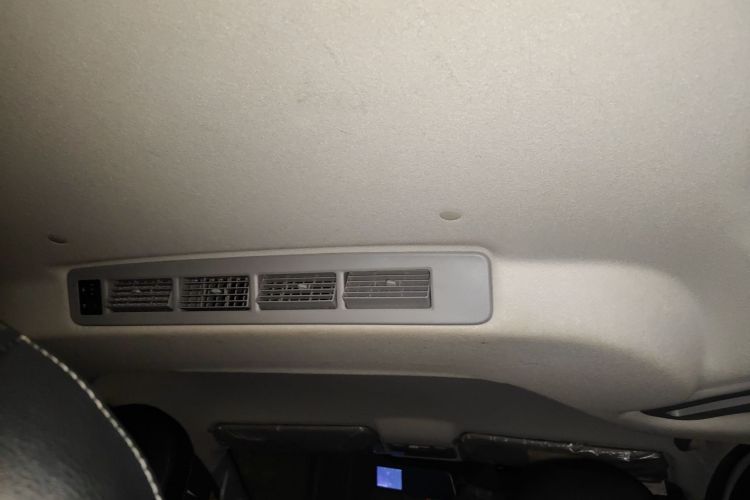 江淮瑞风 瑞风M3 2019款 PLUS 宜家版 1.8L 豪华型 9座中控内饰22