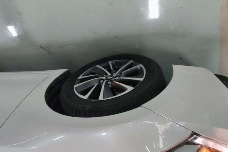 雷克萨斯CT 2017款 CT200h 精英版 单色 国V车身外观6002