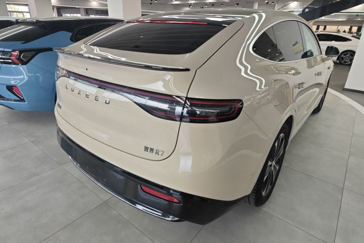 鸿蒙智行 智界R7 2025款 增程 251km Max车身外观7