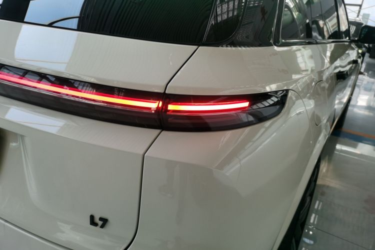 理想汽车 理想L7 2024款 MAX车身外观9